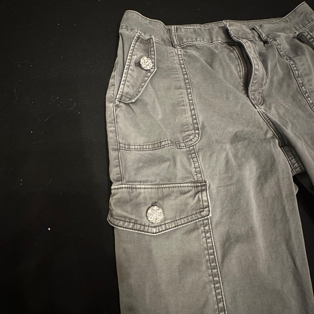 WHBM Cargo Pants w/Rhinestone‎ detail-Size 8 - Picture 3 of 9